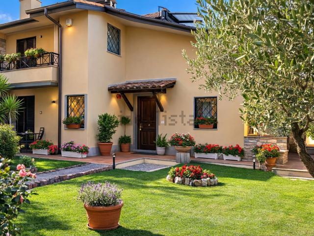 Casa in vendita a Sutri, Lazio