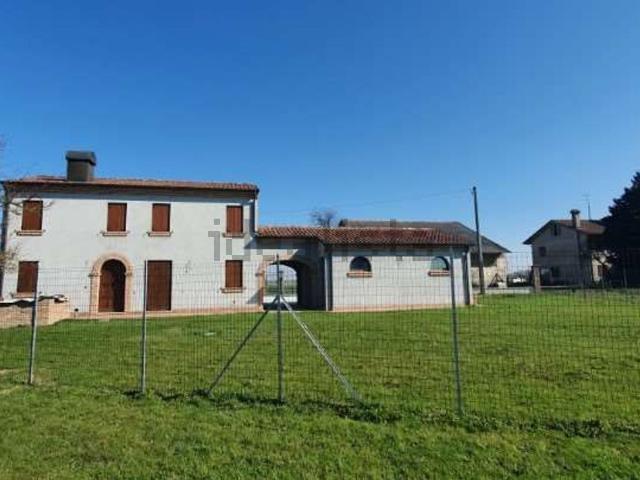 Casa in vendita a Stienta, Veneto