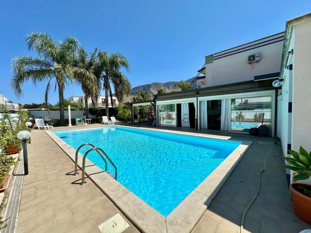 Casa in vendita a Terrasini, Sicilia