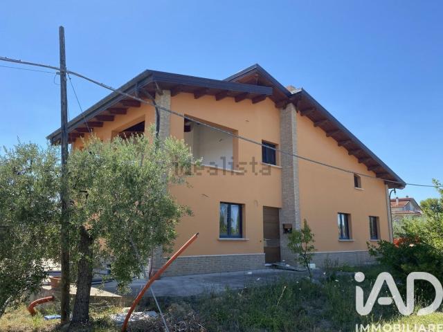 Casa in vendita a Unione dei Comuni della Val Vibrata, Controguerra