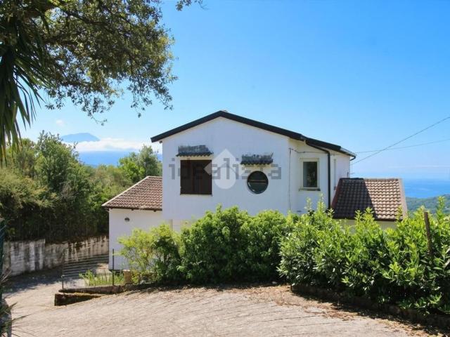 Casa in vendita a Grumento Nova, Basilicata