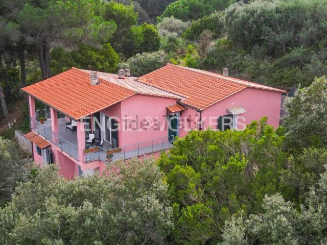 Casa in vendita a Rio, Toscana