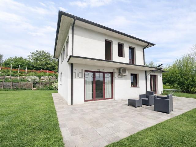 Casa in vendita a Caprarola, Lazio