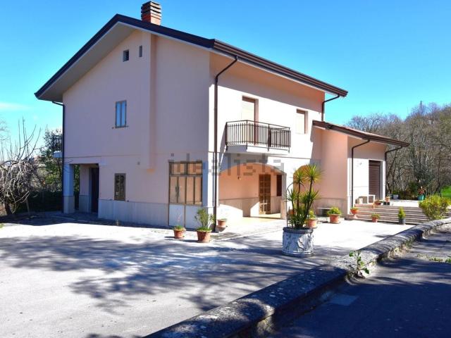 Casa in vendita a Manocalzati, Campania