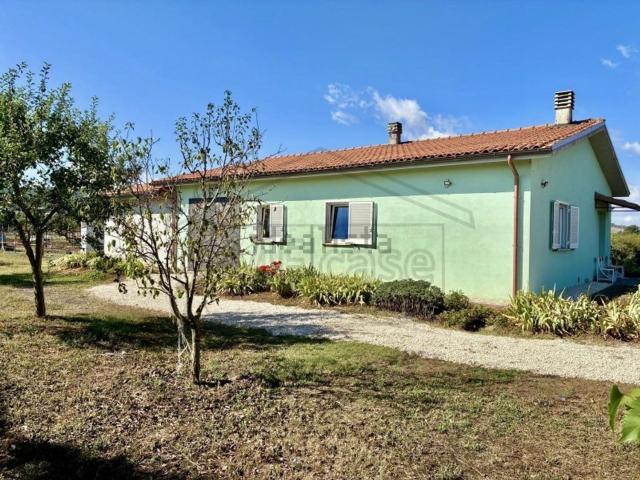 Casa in vendita a Valentano, Lazio