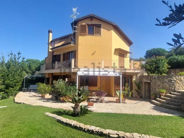 Casa in vendita a Luna e Sole, Cala Di Volpe
