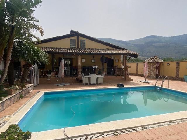 Casa in vendita a Carini, Sicilia