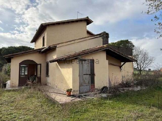 Casa in vendita a Viterbo, Lazio