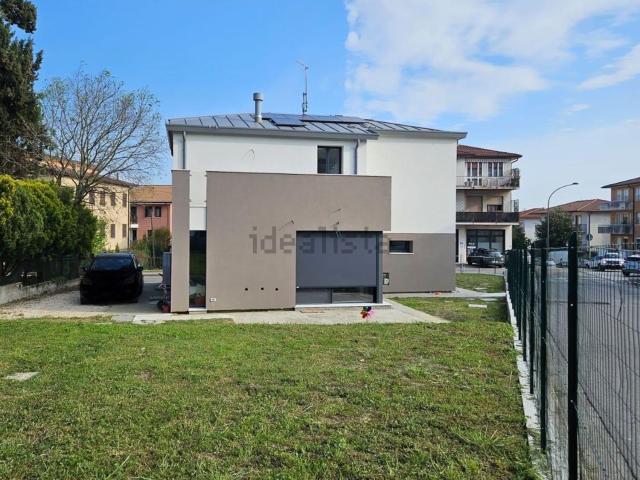Casa in vendita a Este, Veneto