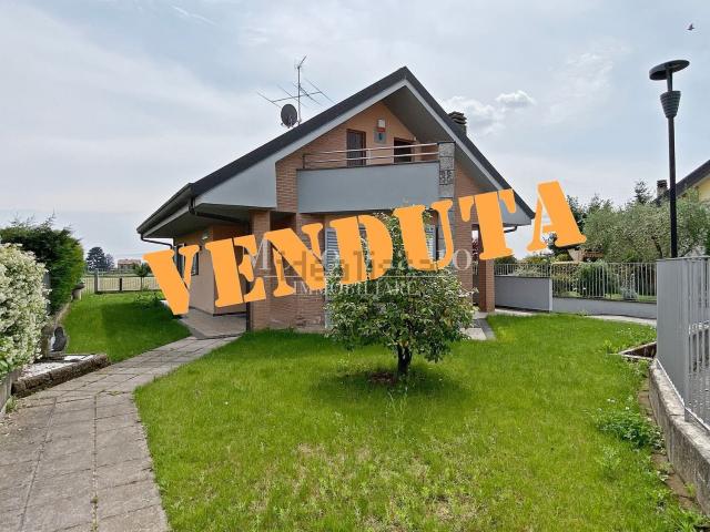 Casa in vendita a Busnago, Lombardia