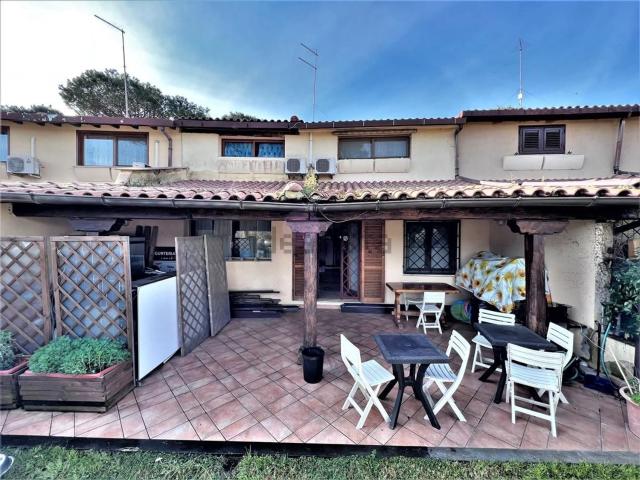 Casa in vendita a Stagni di Ostia, Roma Capitale