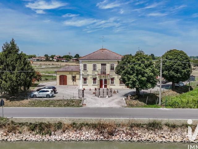 Casa in vendita a Ferrara, Reggio Emilia