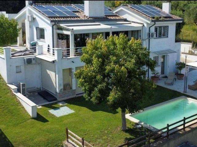Casa in vendita a Roma Capitale, Lazio