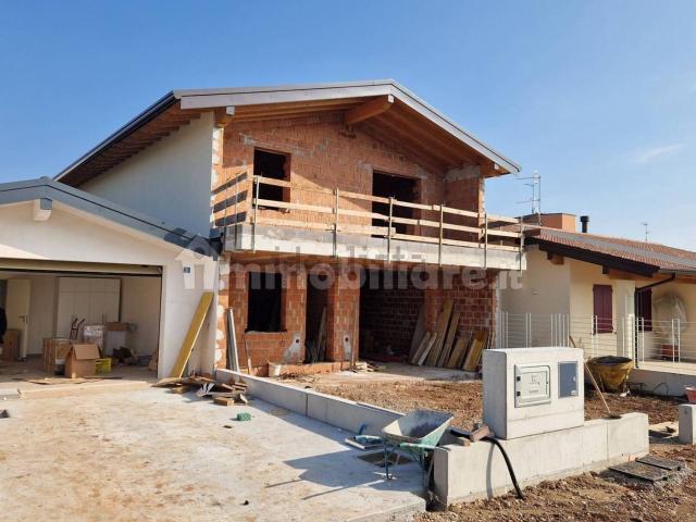 Casa in vendita a Montichiari, Lombardia