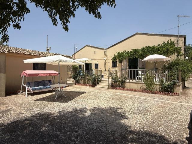 Casa in vendita a Cisternazzi, Ragusa