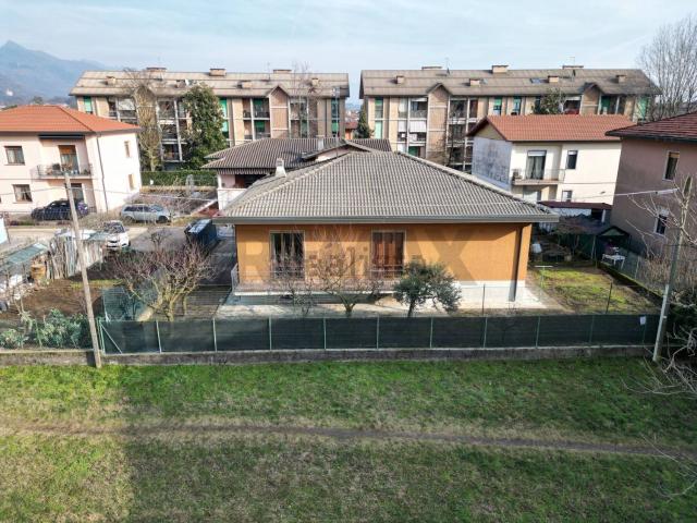 Casa in vendita a Comunità Montana del Piambello, Arcisate