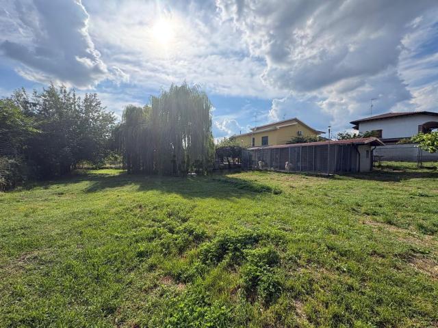 Casa in vendita a Bernate Ticino, Lombardia
