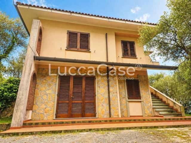 Casa in vendita a Camaiore, Toscana