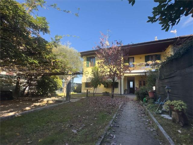 Casa in vendita a Cadrezzate con Osmate, Osmate Lentate