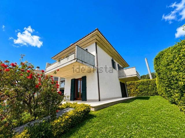 Casa in vendita a Santa Lucia, Marche