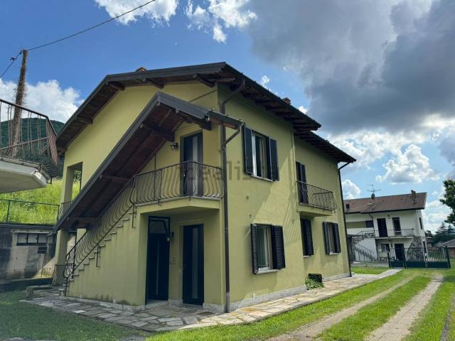 Casa in vendita a Canzo, Lombardia
