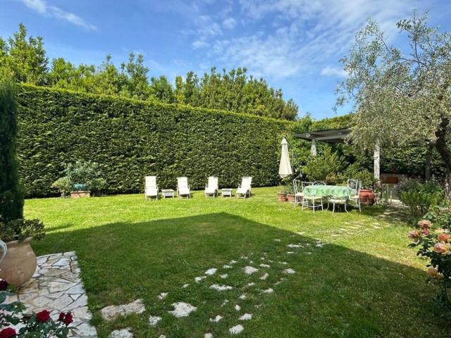 Casa in vendita a Pietrasanta, Lucca