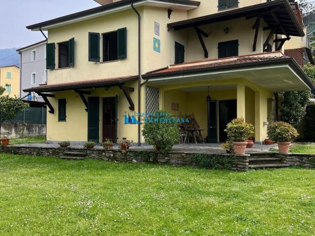 Casa in vendita a Prato, Montignoso