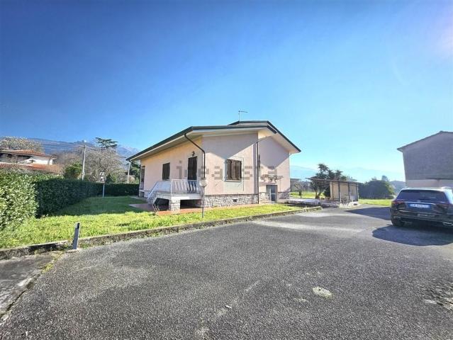 Casa in vendita a Montignoso, Toscana