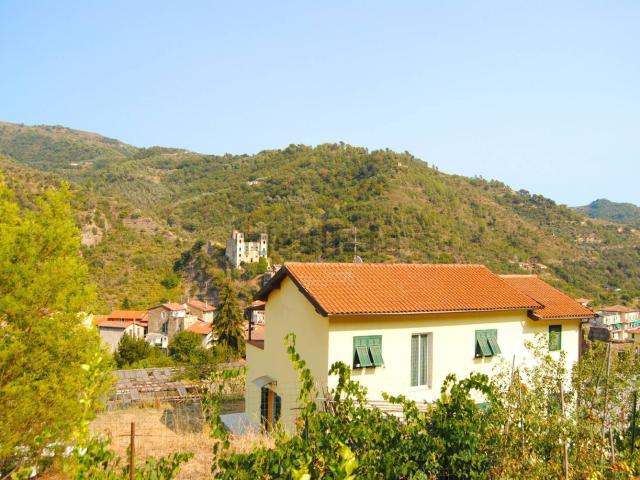 Casa in vendita a Dolceacqua, Liguria