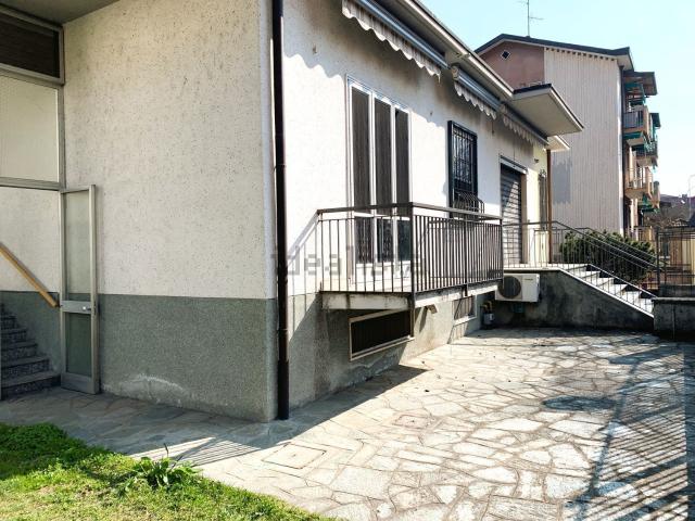 Casa in vendita a Pieve Emanuele, Lombardia