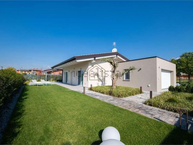 Casa in vendita a Vicina, Desenzano Del Garda