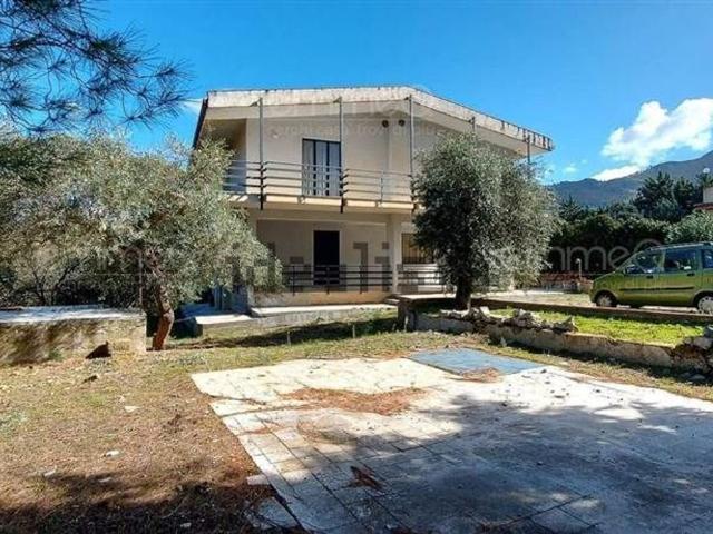 Casa in vendita a Ventimiglia Di Sicilia, Sicilia