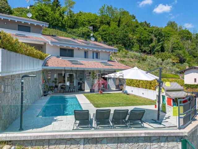 Casa in vendita a Tavernerio, Lombardia