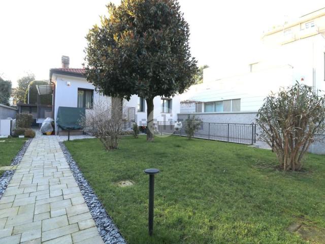 Casa in vendita a Lucernate, Rho