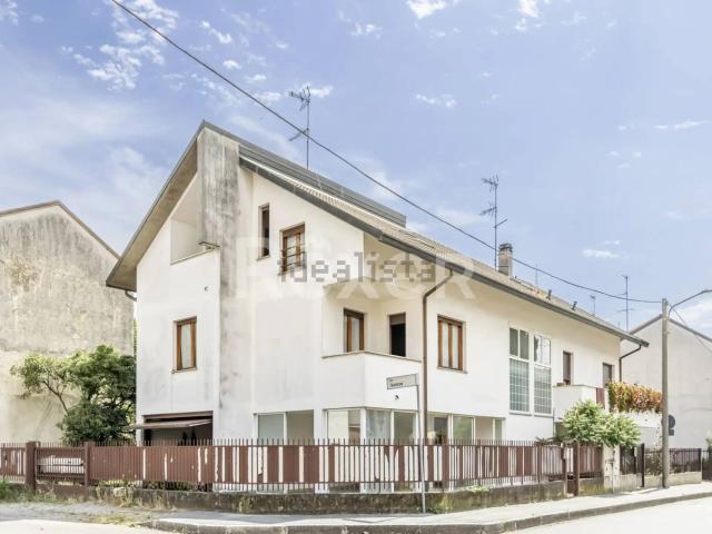 Casa in vendita a Oltresempione, Legnano