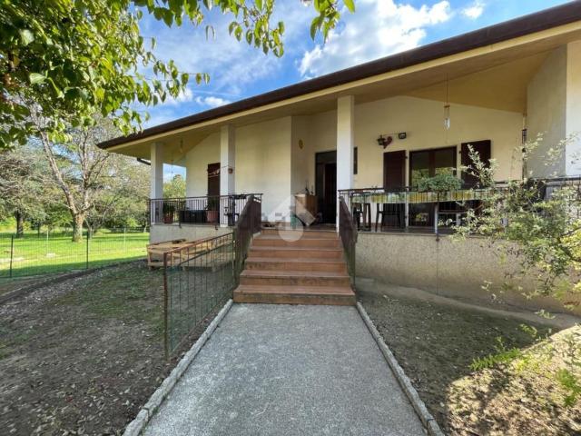 Casa in vendita a Molinis di Sotto, Tarcento