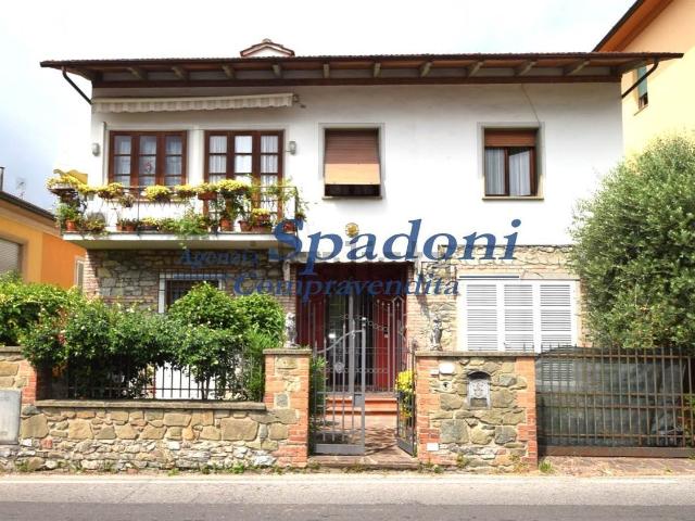 Casa in vendita a Massa E Cozzile