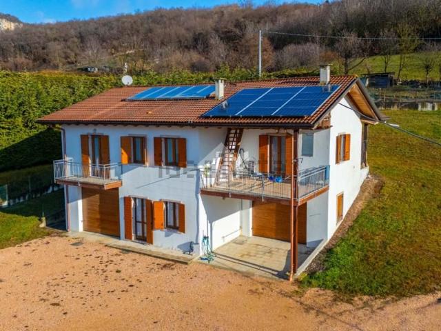 Casa in vendita a Bosco Chiesanuova, Veneto
