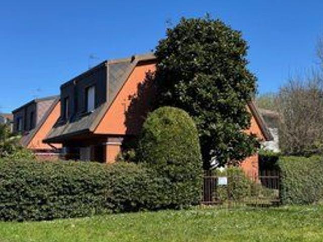 Casa in vendita a Valera, Arese