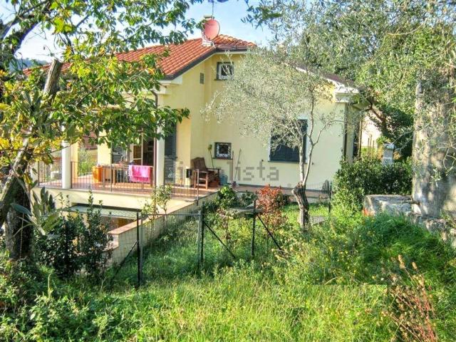 Casa in vendita a Bradia, Sarzana