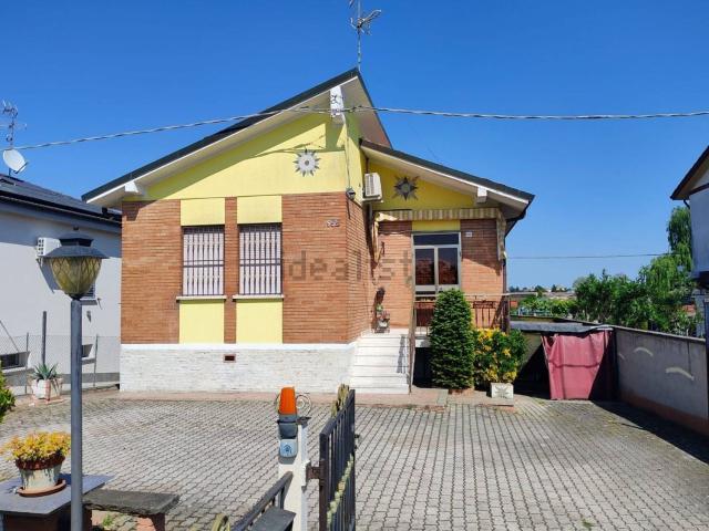 Casa in vendita a Villaggio Satellite, Ferrara
