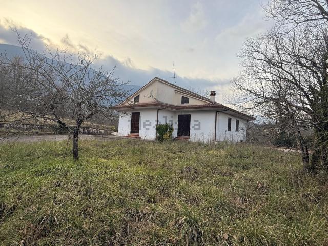 Casa in vendita a Ceccano, Lazio