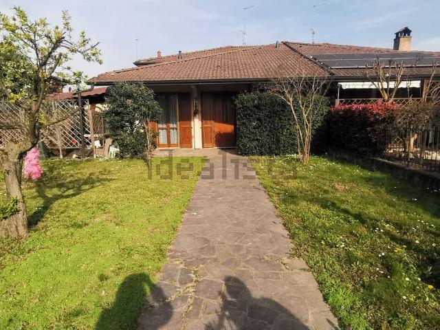 Casa in vendita a Romanengo, Lombardia