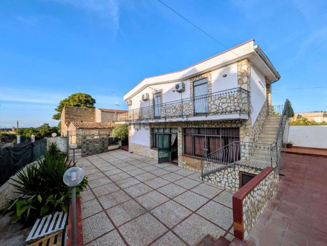 Casa in vendita a Piraineto, Carini