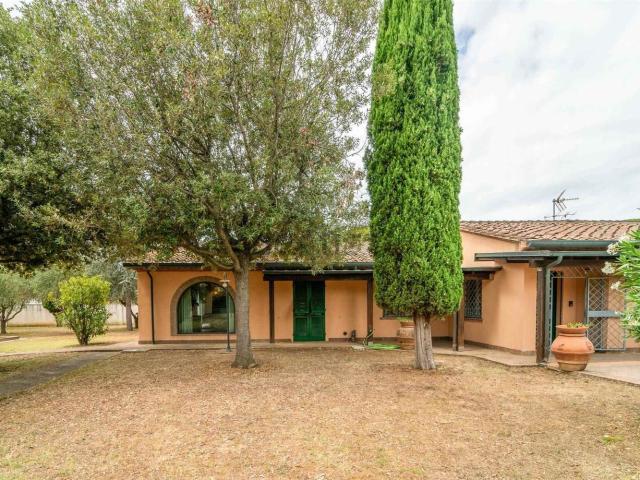Casa in vendita a Cecina, Toscana