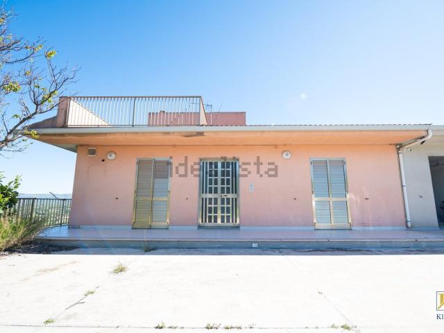 Casa in vendita a Chiaramonte Gulfi, Sicilia