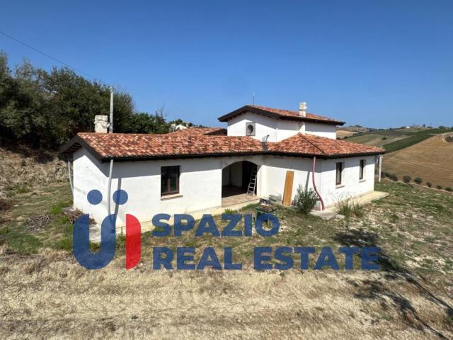 Casa in vendita a Case Razzano, Morro d'Oro