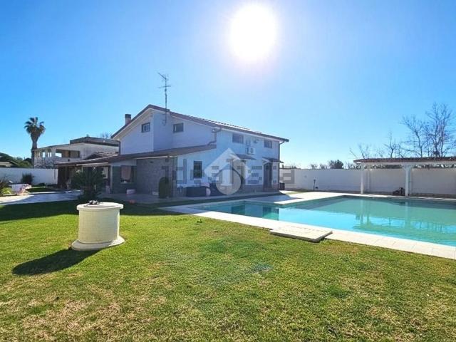 Casa in vendita a Latina, Lazio