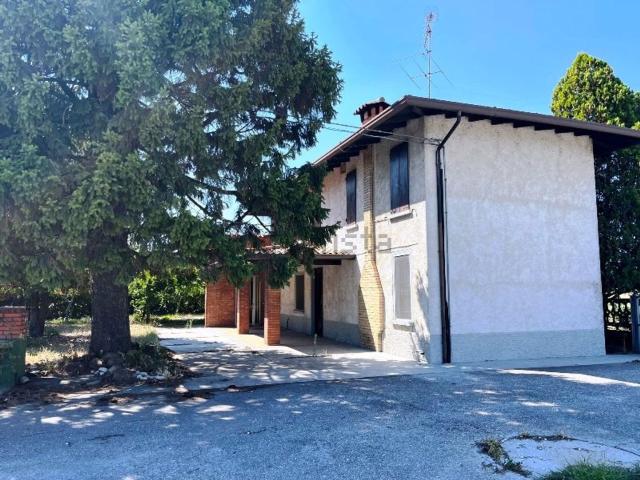 Casa in vendita a Montichiari, Lombardia