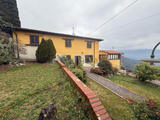 Casa in vendita a Collecchio, Uzzano E Castello